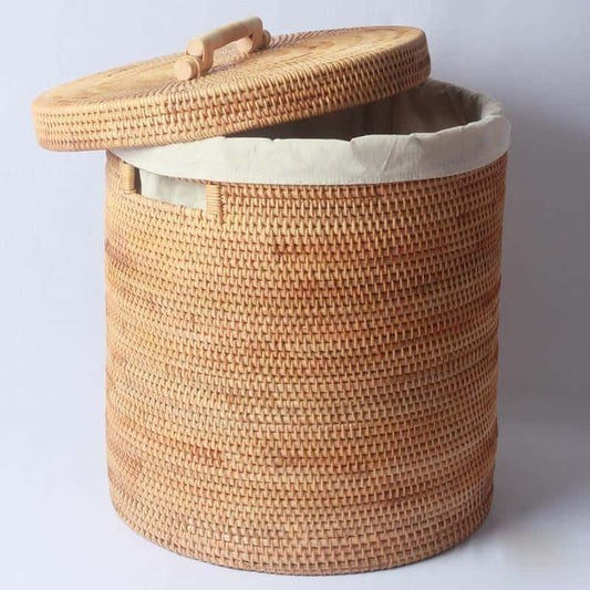 Kosz wiklinowy na pranie z pokrywą – kolekcja Wiosna