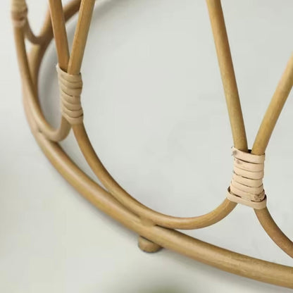 Stolik kawowy z drewna i wikliny