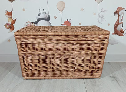 Prostokątna skrzynia wiklinowa