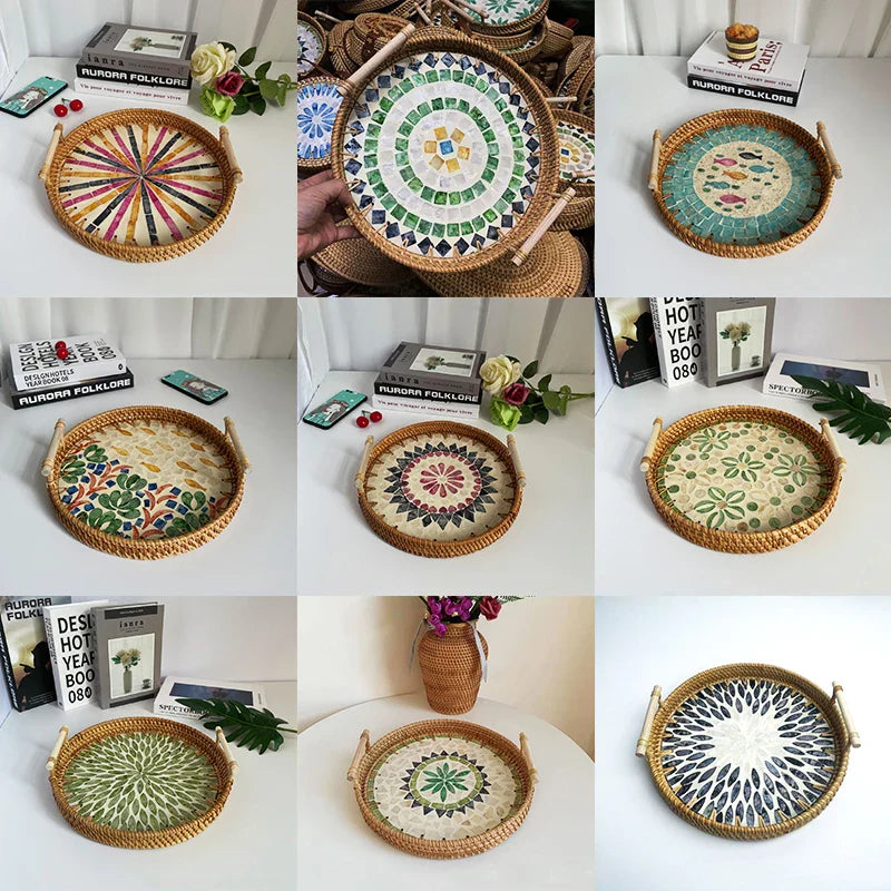 Pleciona taca wiklinowa z muszlami