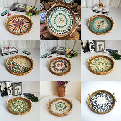 Pleciona taca wiklinowa z muszlami