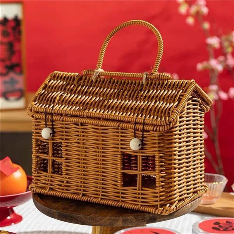 Skrzynia wiklinowa do przechowywania – domek