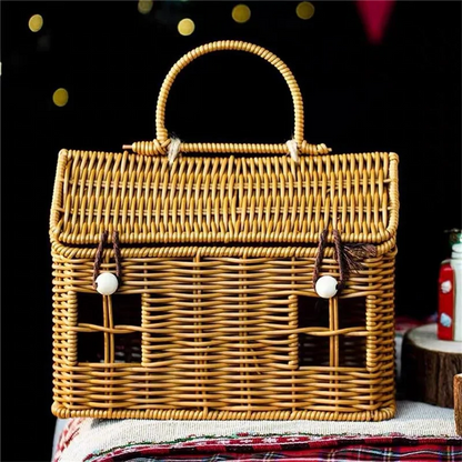 Skrzynia wiklinowa do przechowywania – domek