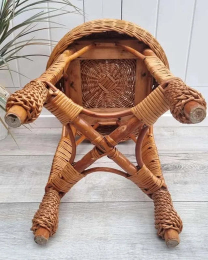 Okrągły taboret wiklinowy